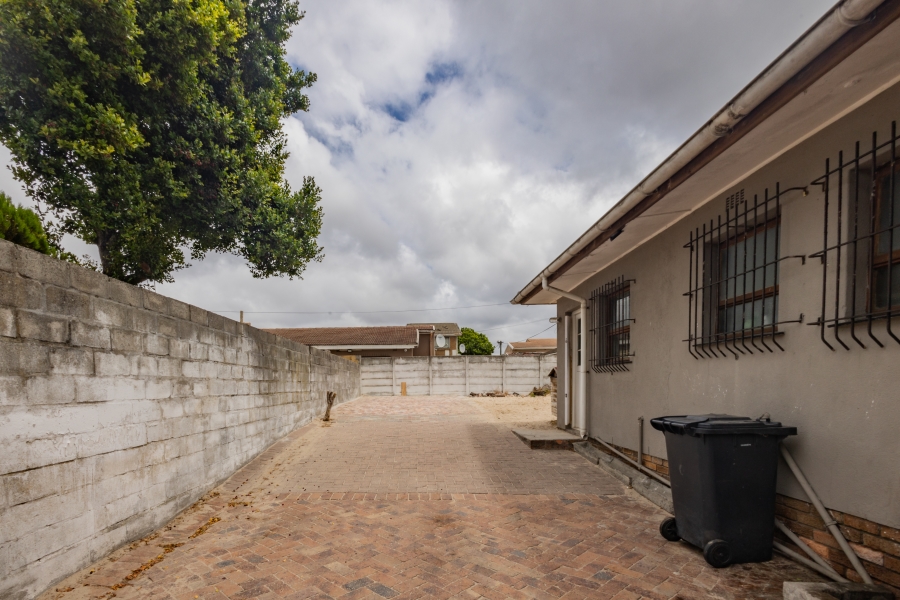 3 Bedroom Property for Sale in Glenhaven Western Cape